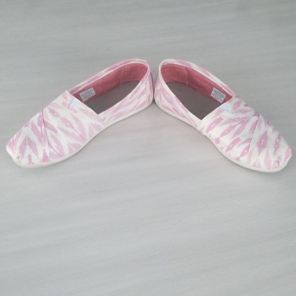 Tom's Pink and White Tribal - Picture 5 of 7